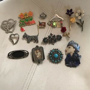 Brooch Bundle of 14.